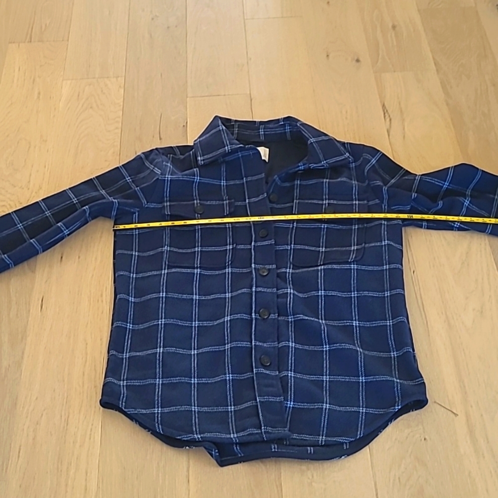 - Tilley unisex heavy buttom down shirt..new without tags